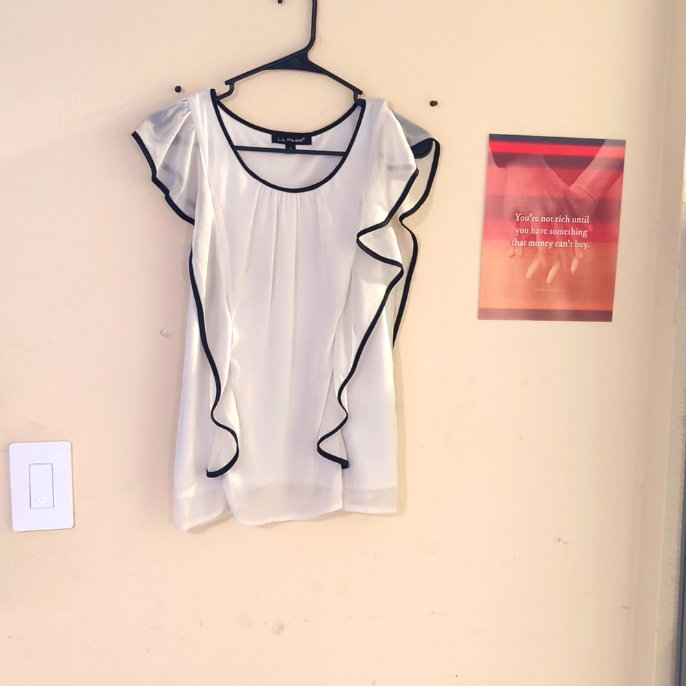 Cute ruffle business casual top small